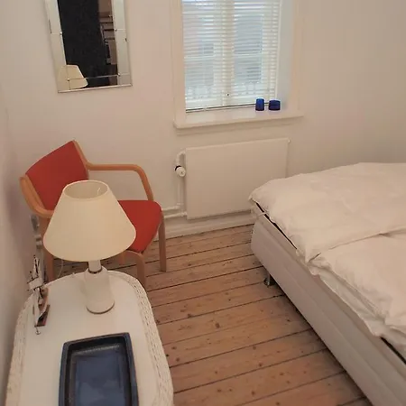 Two-bedroom Strandvejen 08 *
